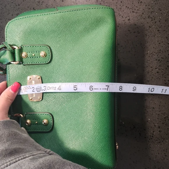 Michael Kors Green Bag - Picture 10 of 10